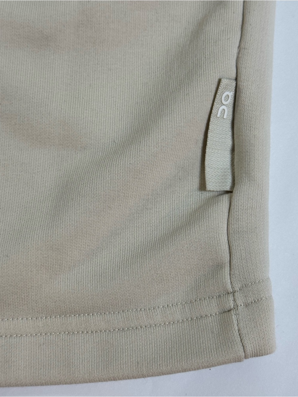 On Running Fleece Club Shorts Men’s Small Desert - Picture 6 of 11